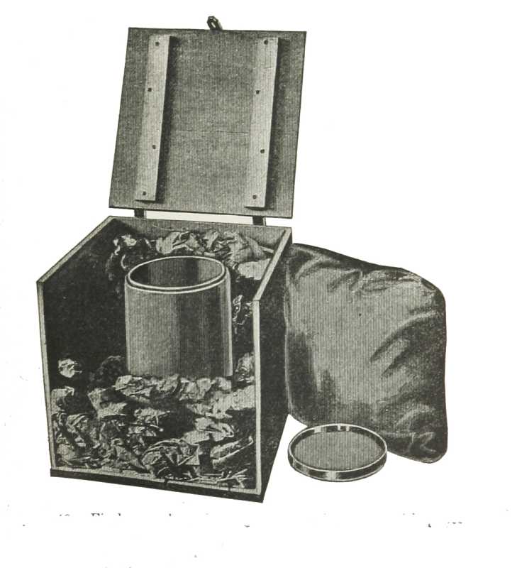 Fireless cooker, showing method of packing with paper