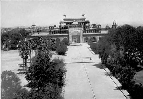 Akbar's tomb in Sikandra