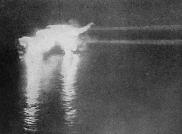 A BROADSIDE AT NIGHT AT THE BATTLE OF JUTLAND