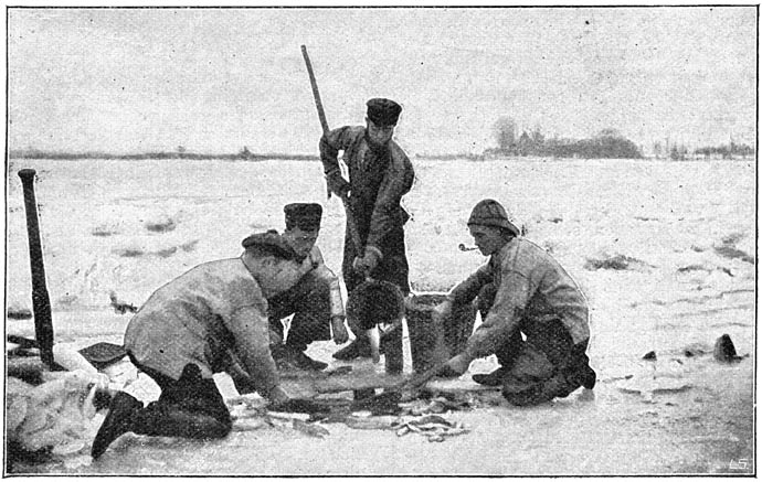 Vischvangst in den winter.