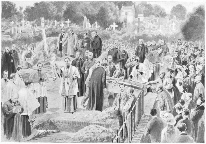 Exhumation de la Servante de Dieu, Thérèse de l'Enfant-Jésus. (6 septembre 1910.) Après avoir retiré le cercueil de l'ancienne tombe où l'on voit la croix, S. G. Mgr Lemonnier, évêque de Bayeux et Lisieux, bénit la nouvelle tombe et permet à la foule de dénier devant le cercueil. Mgr de Teil, Vice-Postulateur, écrit, le procès-verbal; à ses pieds on voit la palme retrouvée intacte.