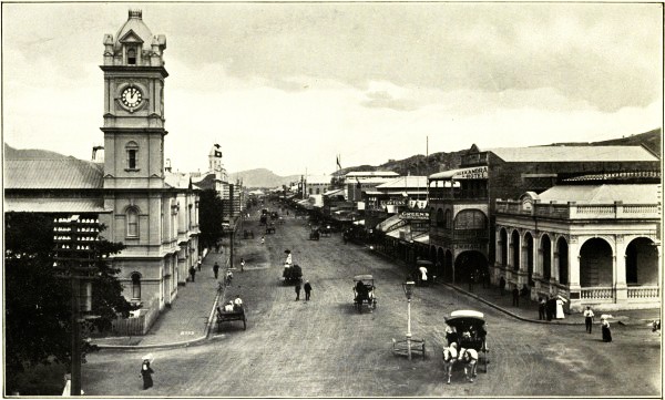 TOWNSVILLE: FLINDERS STREET, LOKING WEST