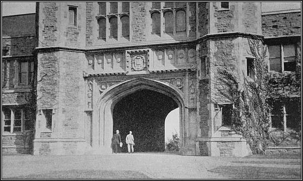 The entrance to the University—St. Louis