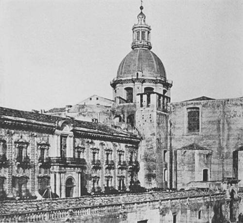 MONASTERO DEI BENEDETTINI E CUPOLA DELLA CHIESA DI S. NICOLA.