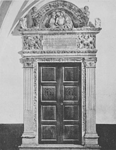 CHIESA DI S. MARIA DI GESÙ — PORTA DELLA CAPPELLA DI CASA PATERNÒ.