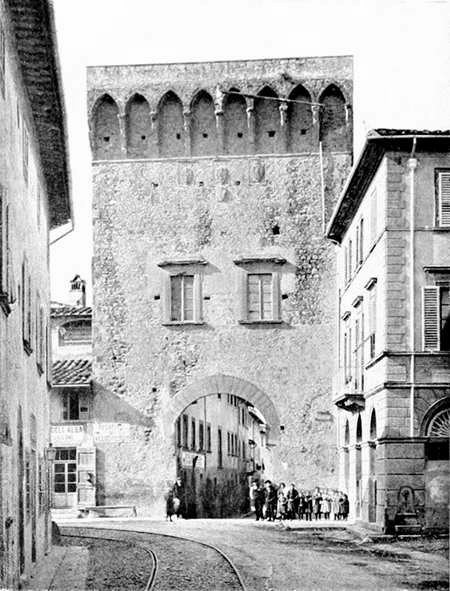 LASTRA A SIGNA — PORTA FIORENTINA. (Fot. I. I. d'Arti Grafiche).