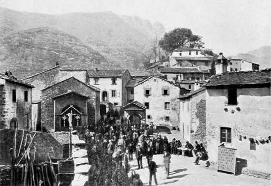 LIMANO — PIAZZA. (Fot. Pellegrini).