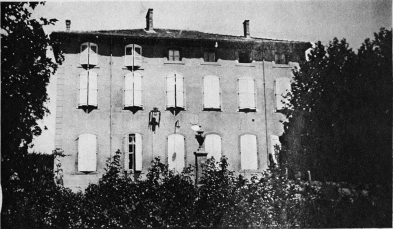 LE JAS DE BOUFFAN (Façade sur le jardin)  PHOTO DE L’AUTEUR