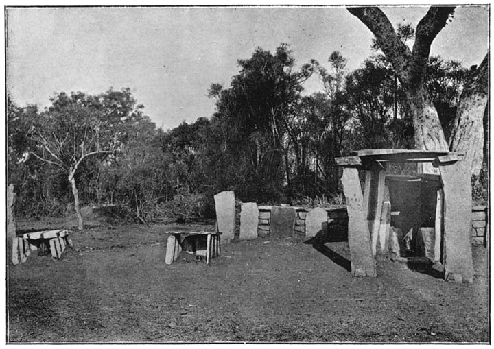 Kuruba dolmen-like graves.