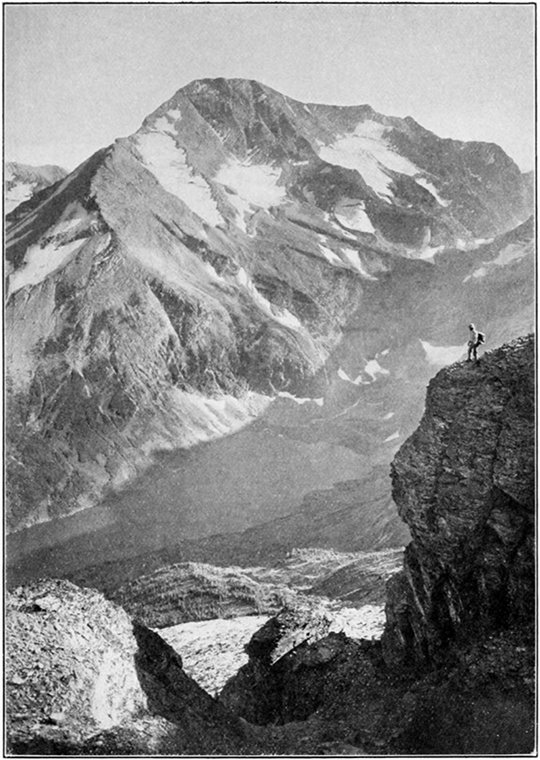 GUNSIGHT LAKE AND MOUNT JACKSON FROM FUSILLADE MOUNTAIN