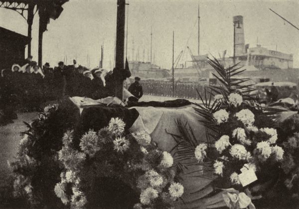 LORD ROBERTS'S FUNERAL: THE SCENE ON THE QUAY