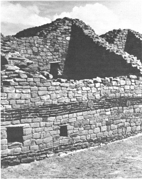 Section of wall at Aztec Ruins showing a band of green sandstone.