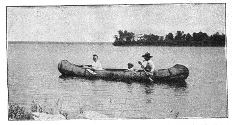 En canot d’écorce de bouleau