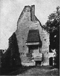 The ruins of the hall of the palace at Chinon