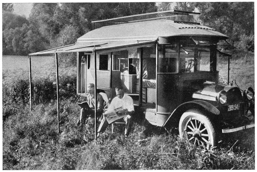 Specially built touring bungalow, on a Reo chassis, adapting the Pullman idea to the motor vehicle