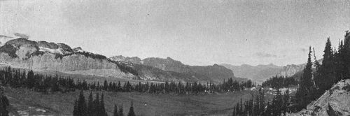 View looking west
across Moraine Park and Carbon Glacier to Mother Mountains.