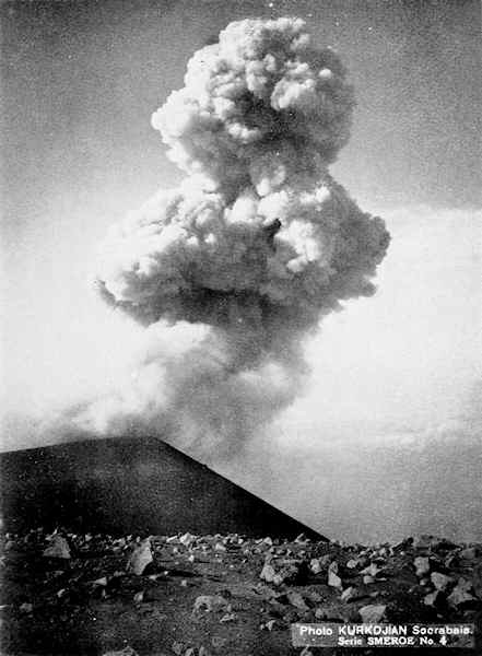 Smoke plume from a volcano