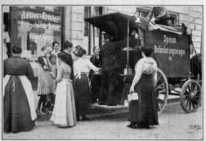 Photograph from Henry Ruschin
TRAVELING-KITCHEN IN BERLIN
A food-conservation measure that failed, because the people grew tired of the stew
dispensed by the "Food Transport Wagon."