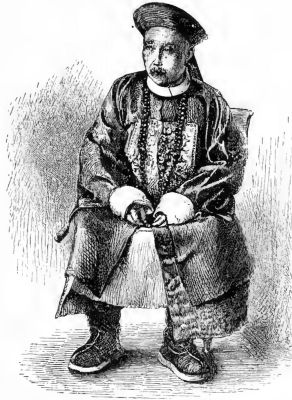 A MANDARIN JUDGE DELIVERING SENTENCE.