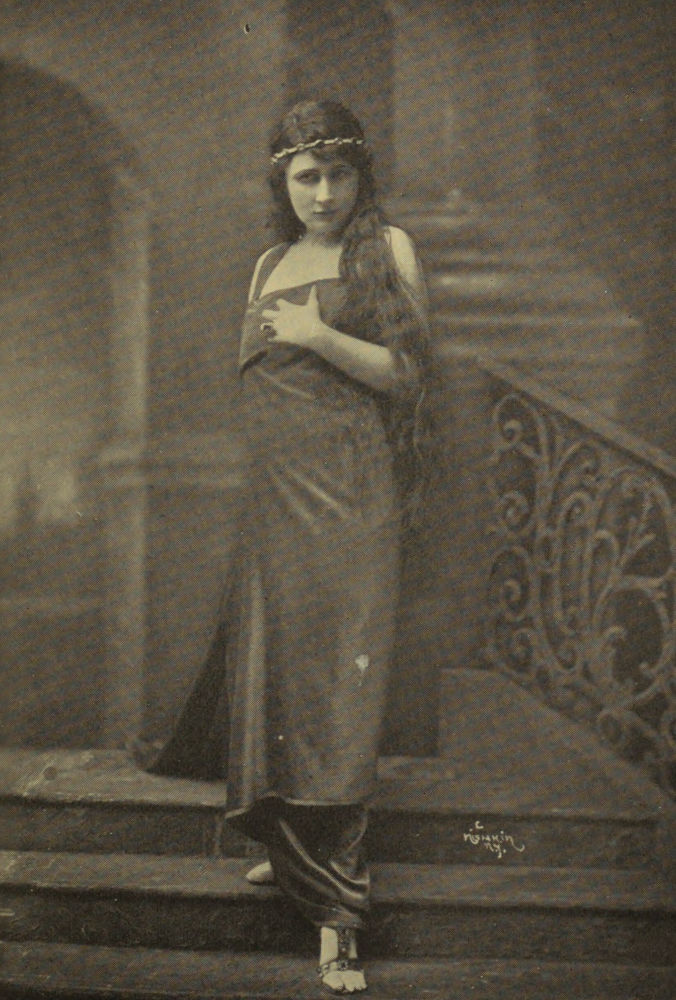 MARY GARDEN AS MONNA VANNA